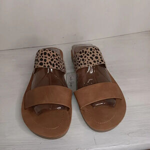 Charlie Paige Women's Sandals Flat Leopard Print Leather Straps Size 8